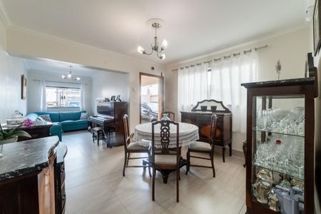Casa à venda com 231m², 4 quartos e 2 vagas