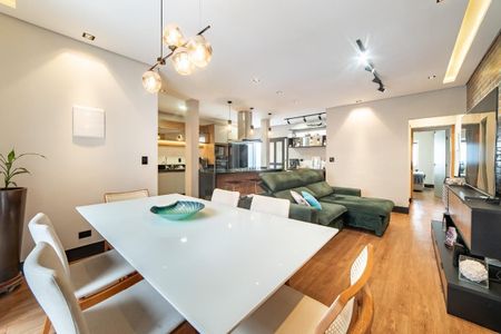 Casa à venda com 3 quartos, 225m² em Água Rasa, São Paulo