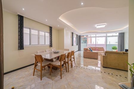 Casa à venda com 438m², 4 quartos e 6 vagas