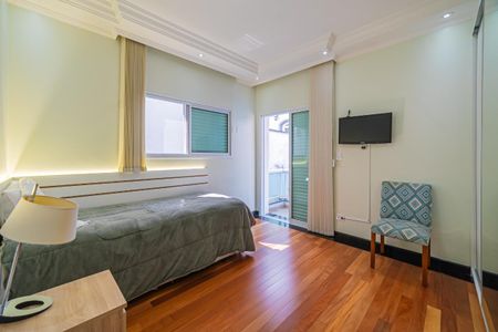 Casa à venda com 438m², 4 quartos e 6 vagas