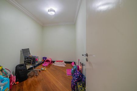 Casa à venda com 438m², 4 quartos e 6 vagas