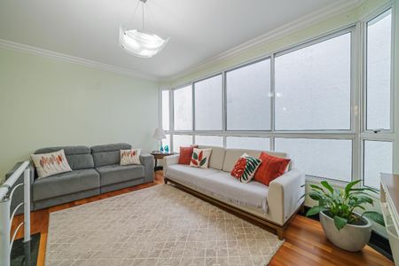 Casa à venda com 438m², 4 quartos e 6 vagas