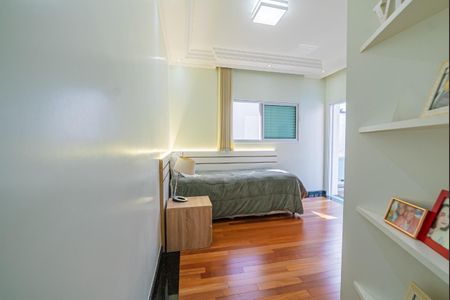 Casa à venda com 438m², 4 quartos e 6 vagas