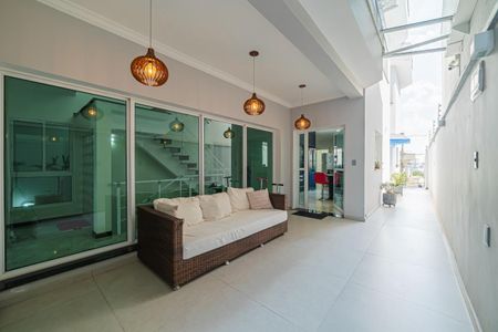 Casa à venda com 438m², 4 quartos e 6 vagas