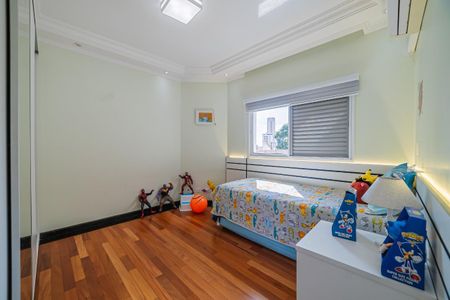 Casa à venda com 438m², 4 quartos e 6 vagas