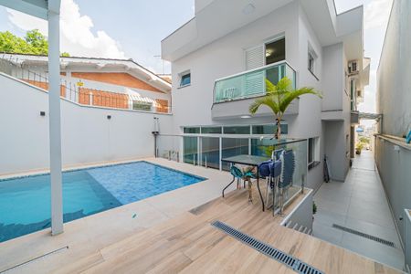 Casa à venda com 438m², 4 quartos e 6 vagas