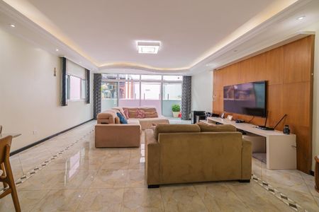 Casa à venda com 438m², 4 quartos e 6 vagas