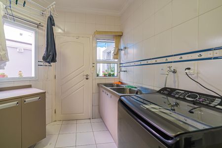 Casa à venda com 438m², 4 quartos e 6 vagas