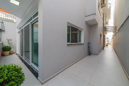 Casa à venda com 438m², 4 quartos e 6 vagas