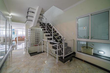 Casa à venda com 438m², 4 quartos e 6 vagas