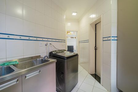 Casa à venda com 438m², 4 quartos e 6 vagas