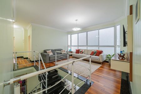 Casa à venda com 438m², 4 quartos e 6 vagas