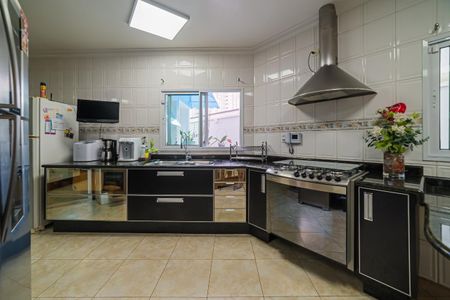 Casa à venda com 438m², 4 quartos e 6 vagas