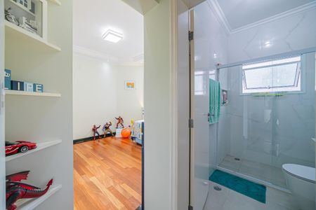Casa à venda com 438m², 4 quartos e 6 vagas