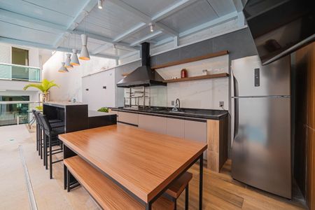 Casa à venda com 438m², 4 quartos e 6 vagas