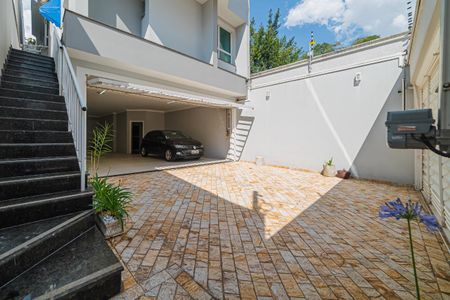 Casa à venda com 438m², 4 quartos e 6 vagas