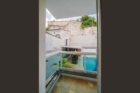 Casa à venda com 438m², 4 quartos e 6 vagas