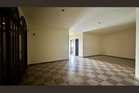 Casa à venda com 300m², 5 quartos e 3 vagas