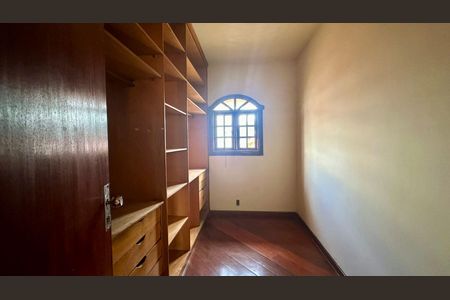 Casa à venda com 300m², 5 quartos e 3 vagas