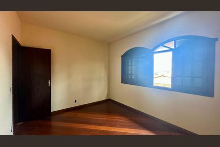 Casa à venda com 300m², 5 quartos e 3 vagas