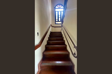 Casa à venda com 5 quartos, 300m² em Heliópolis, Belo Horizonte
