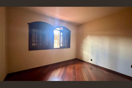 Casa à venda com 300m², 5 quartos e 3 vagas