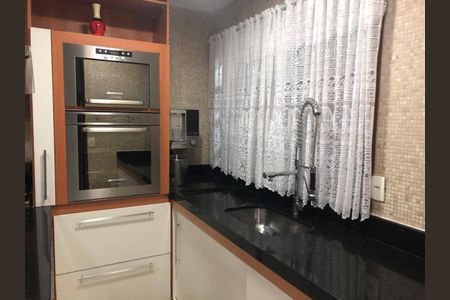 Casa à venda com 212m², 3 quartos e 6 vagas