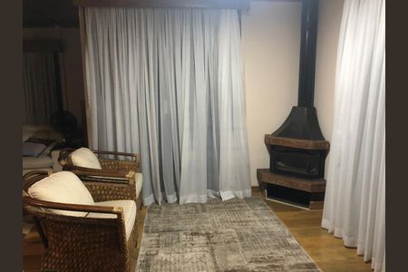 Casa à venda com 212m², 3 quartos e 6 vagas