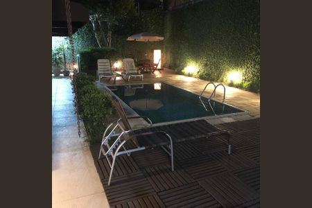Casa à venda com 212m², 3 quartos e 6 vagas