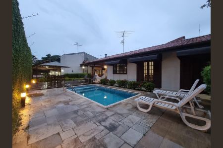Casa à venda com 212m², 3 quartos e 6 vagas