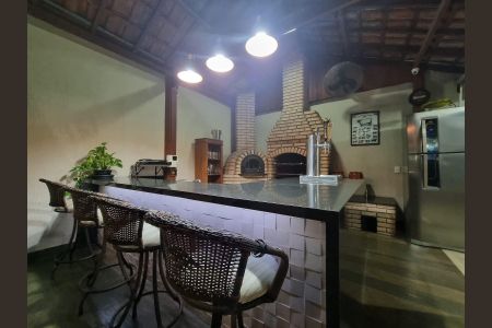 Casa à venda com 212m², 3 quartos e 6 vagas