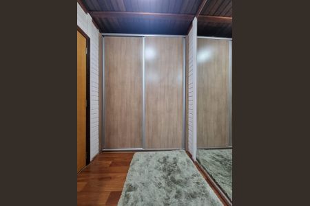 Casa à venda com 212m², 3 quartos e 6 vagas