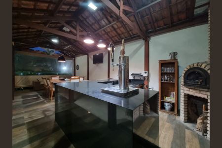Casa à venda com 212m², 3 quartos e 6 vagas
