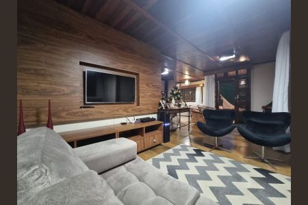 Casa à venda com 3 quartos, 212m² em Vila Albertina, São Paulo
