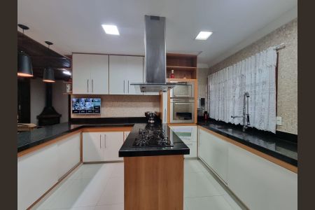 Casa à venda com 212m², 3 quartos e 6 vagas