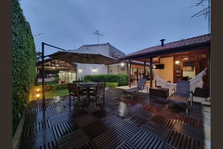 Casa à venda com 212m², 3 quartos e 6 vagas