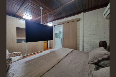 Casa à venda com 212m², 3 quartos e 6 vagas