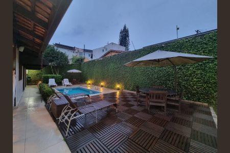 Casa à venda com 212m², 3 quartos e 6 vagas
