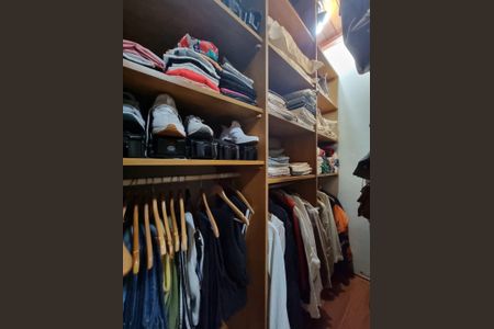 Casa à venda com 212m², 3 quartos e 6 vagas