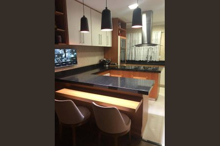 Casa à venda com 212m², 3 quartos e 6 vagas