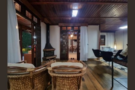 Casa à venda com 3 quartos, 212m² em Vila Albertina, São Paulo