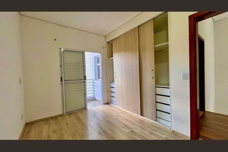 Casa à venda com 3 quartos, 180m² em Quintas do Ingaí, Barueri
