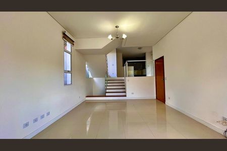 Casa à venda com 3 quartos, 180m² em Quintas do Ingaí, Barueri