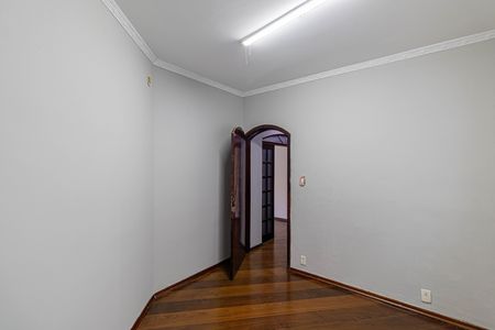 Casa para alugar com 392m², 7 quartos e 8 vagas Casa para alugar com 392m², 7 quartos e 8 vagasQuarto 4