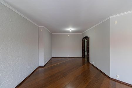 Casa para alugar com 392m², 7 quartos e 8 vagas Casa para alugar com 392m², 7 quartos e 8 vagasSala