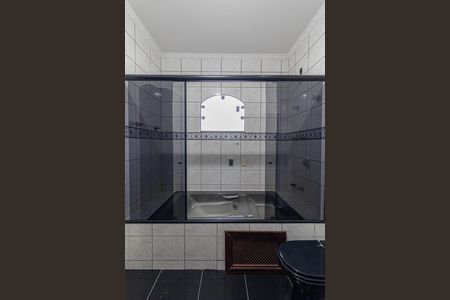 Casa para alugar com 392m², 7 quartos e 8 vagas Casa para alugar com 392m², 7 quartos e 8 vagasBanheiro Suíte 2