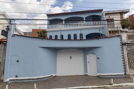 Casa para alugar com 392m², 7 quartos e 8 vagas Casa para alugar com 392m², 7 quartos e 8 vagasFachada