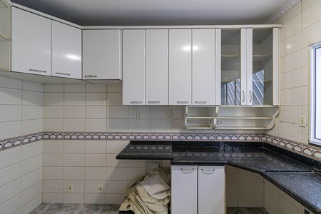 Casa para alugar com 392m², 7 quartos e 8 vagas Casa para alugar com 392m², 7 quartos e 8 vagasCozinha