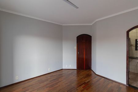 Casa para alugar com 392m², 7 quartos e 8 vagas Casa para alugar com 392m², 7 quartos e 8 vagasSuíte