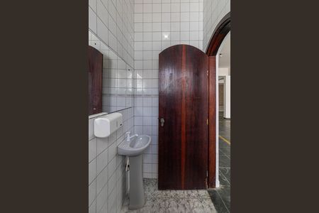 Casa para alugar com 392m², 7 quartos e 8 vagas Casa para alugar com 392m², 7 quartos e 8 vagasBanheiro - Garagem
